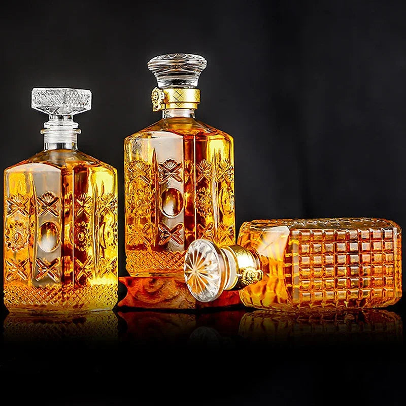 Luxury 800-1000ml Crystal Glass Decanter – Elevate Your Drinking Experience!