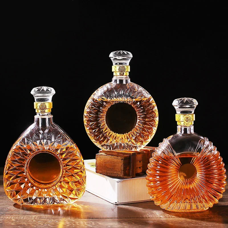 Luxury 800-1000ml Crystal Glass Decanter – Elevate Your Drinking Experience!