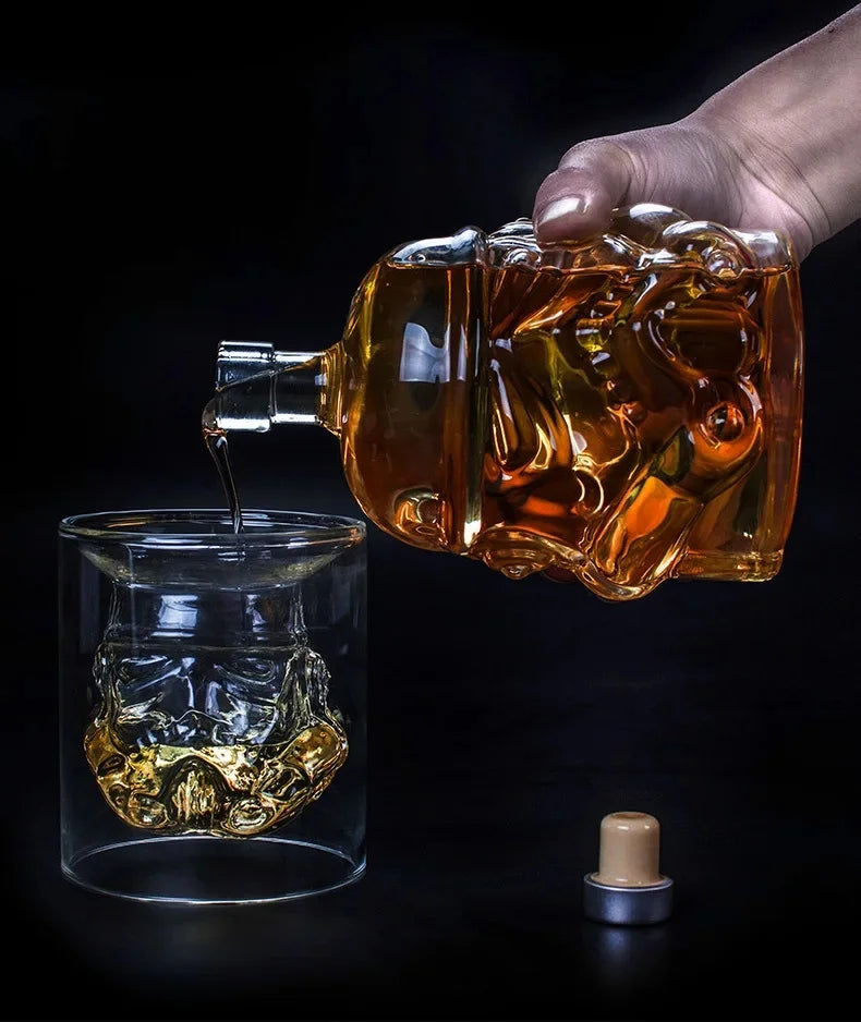 Storm Trooper Whiskey Decanter & Glass Set – The Ultimate Gift for Star Wars Fans!